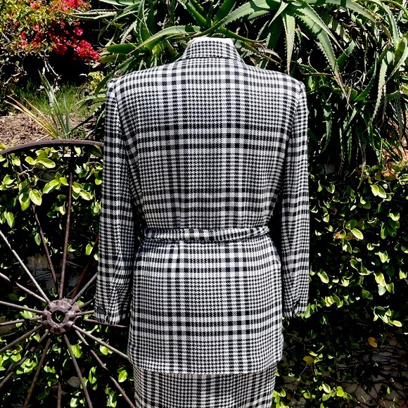Christian Dior 1980s houndstooth print plaid skirt set - Picture 4 of 9